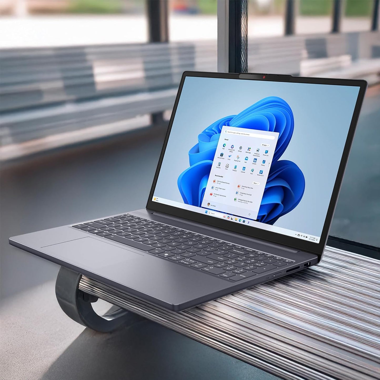 Lenovo Laptop Ideapad Slim 3 + Audífonos y Mouse| Intel Core i5 | 24GB RAM 512GB SSD